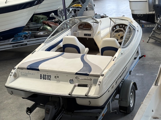Stingray 180 RX Bowrider