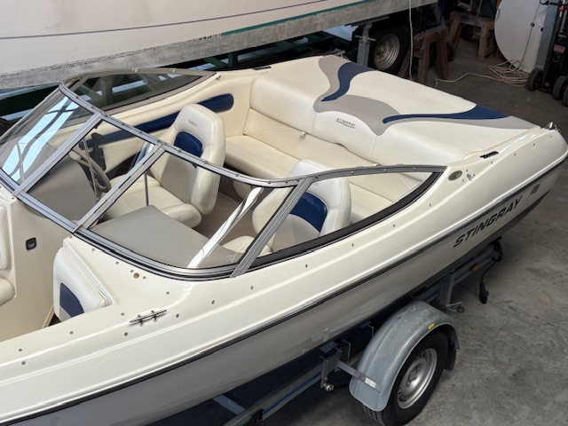Stingray 180 RX Bowrider