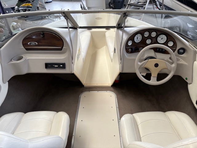 Stingray 180 RX Bowrider
