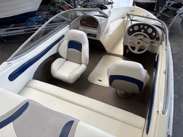 Stingray 180 RX Bowrider